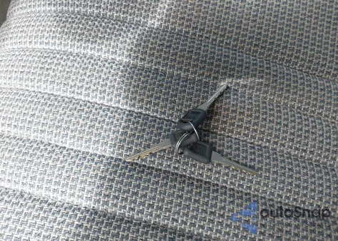 1997 Chevrolet C1500 Fleetside z USA, uszkodzony, nr VIN 1GCEC19W1VE263148